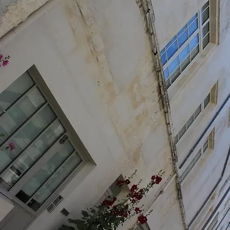 Maison En * La Rochelle (Charente-Maritime)